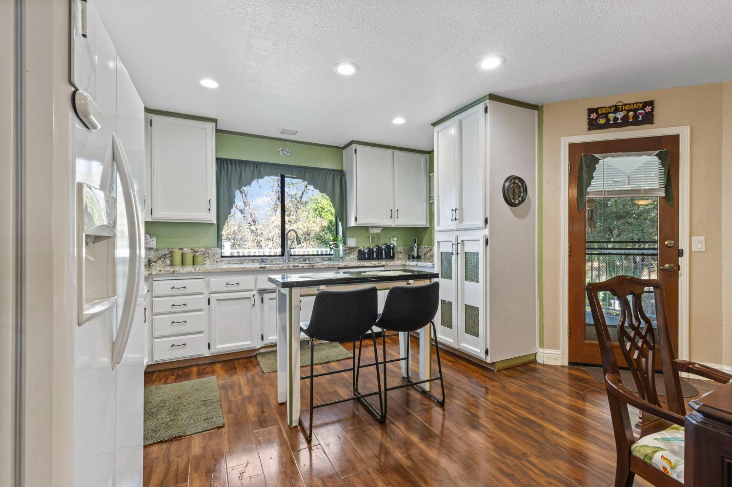 Detail Gallery Image 2 of 54 For 385 Julie Way, Applegate,  CA 95703 - 2 Beds | 2 Baths