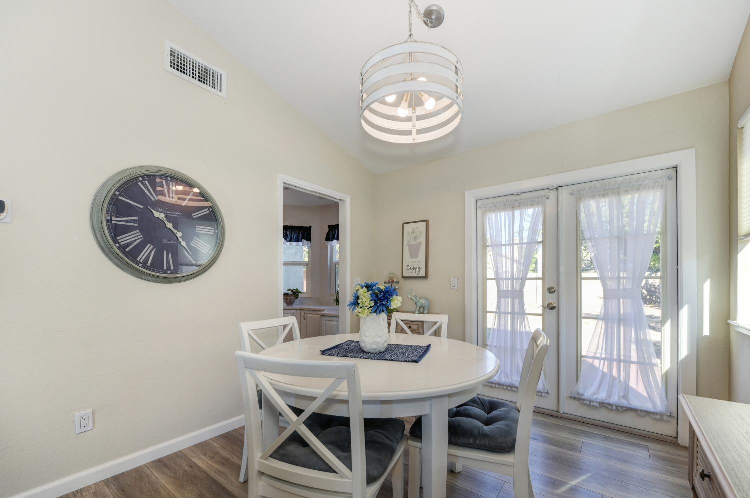 Detail Gallery Image 12 of 32 For 7855 Brockwood Way, Citrus Heights,  CA 95621 - 3 Beds | 2 Baths