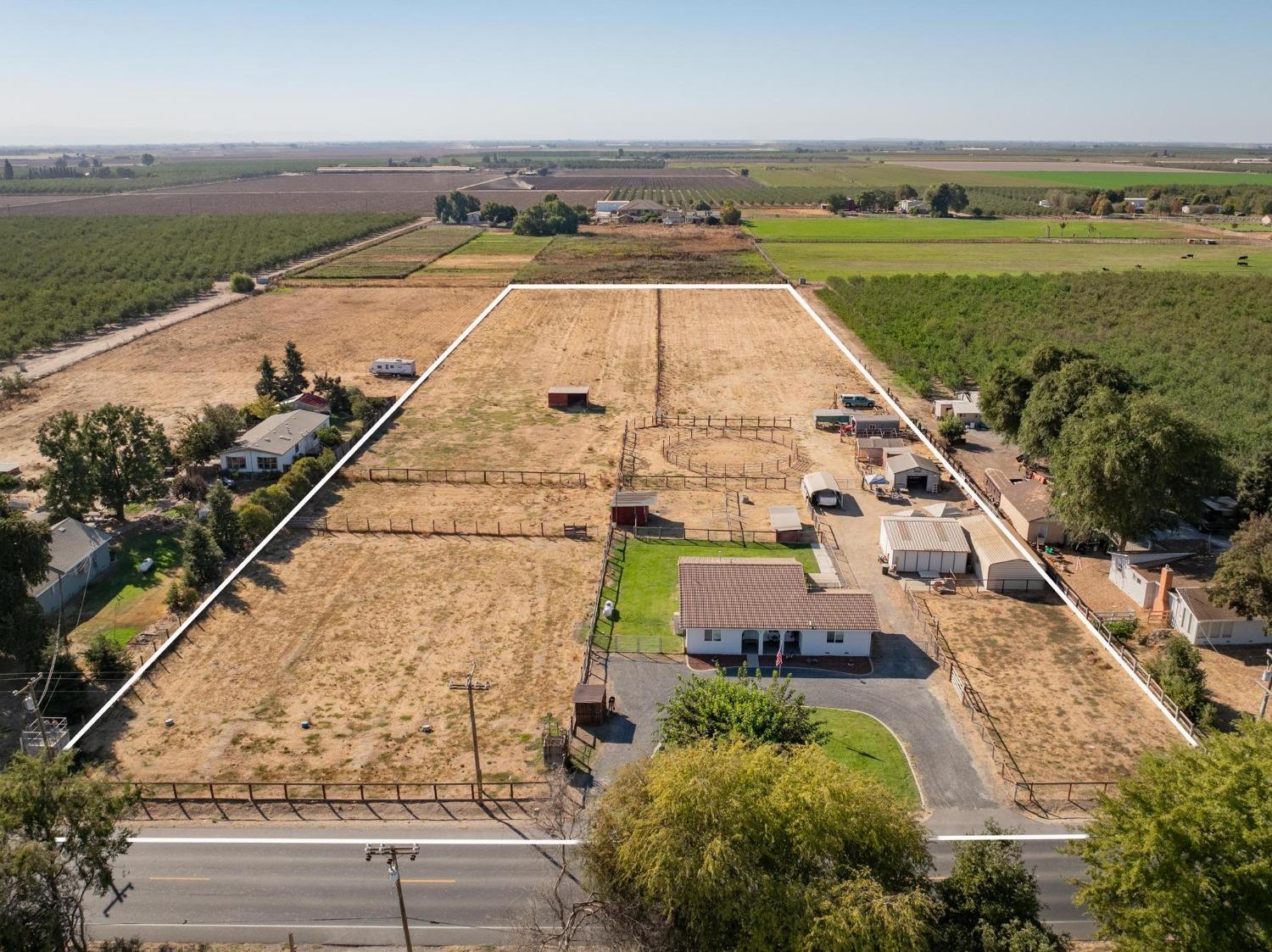 Detail Gallery Image 5 of 45 For 13111 Escalon Bellota Rd, Escalon,  CA 95320 - 4 Beds | 2 Baths