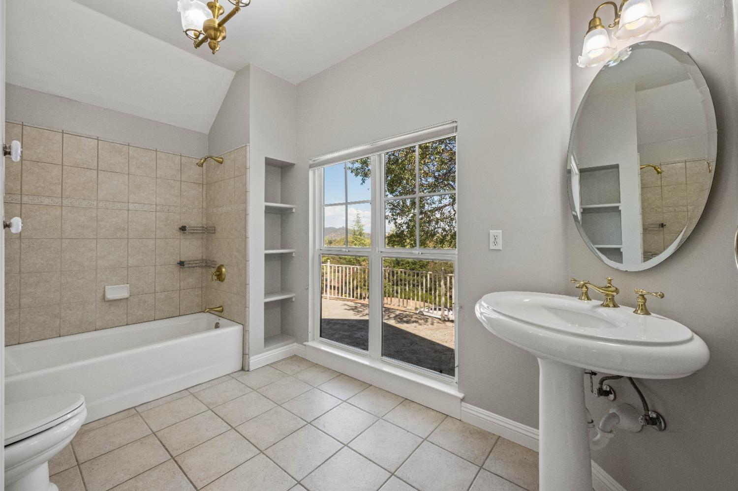 Detail Gallery Image 45 of 65 For 712 Lakecrest Dr, El Dorado Hills,  CA 95762 - 4 Beds | 3/2 Baths