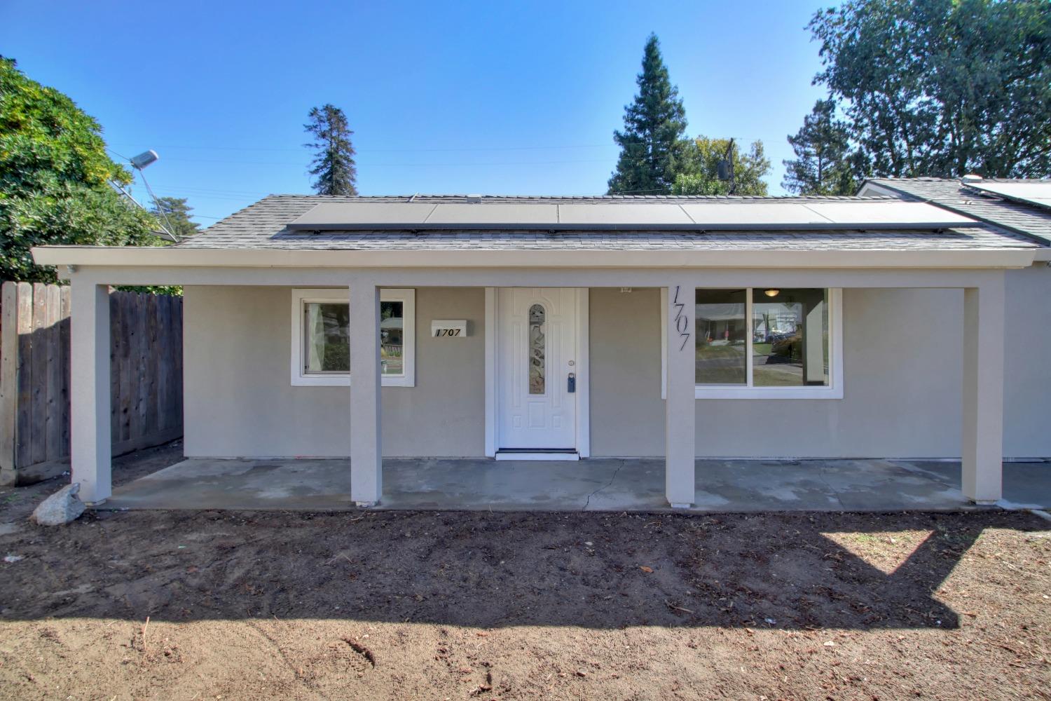 Detail Gallery Image 1 of 33 For 1707 Virginia Ave, West Sacramento,  CA 95691 - 2 Beds | 2 Baths