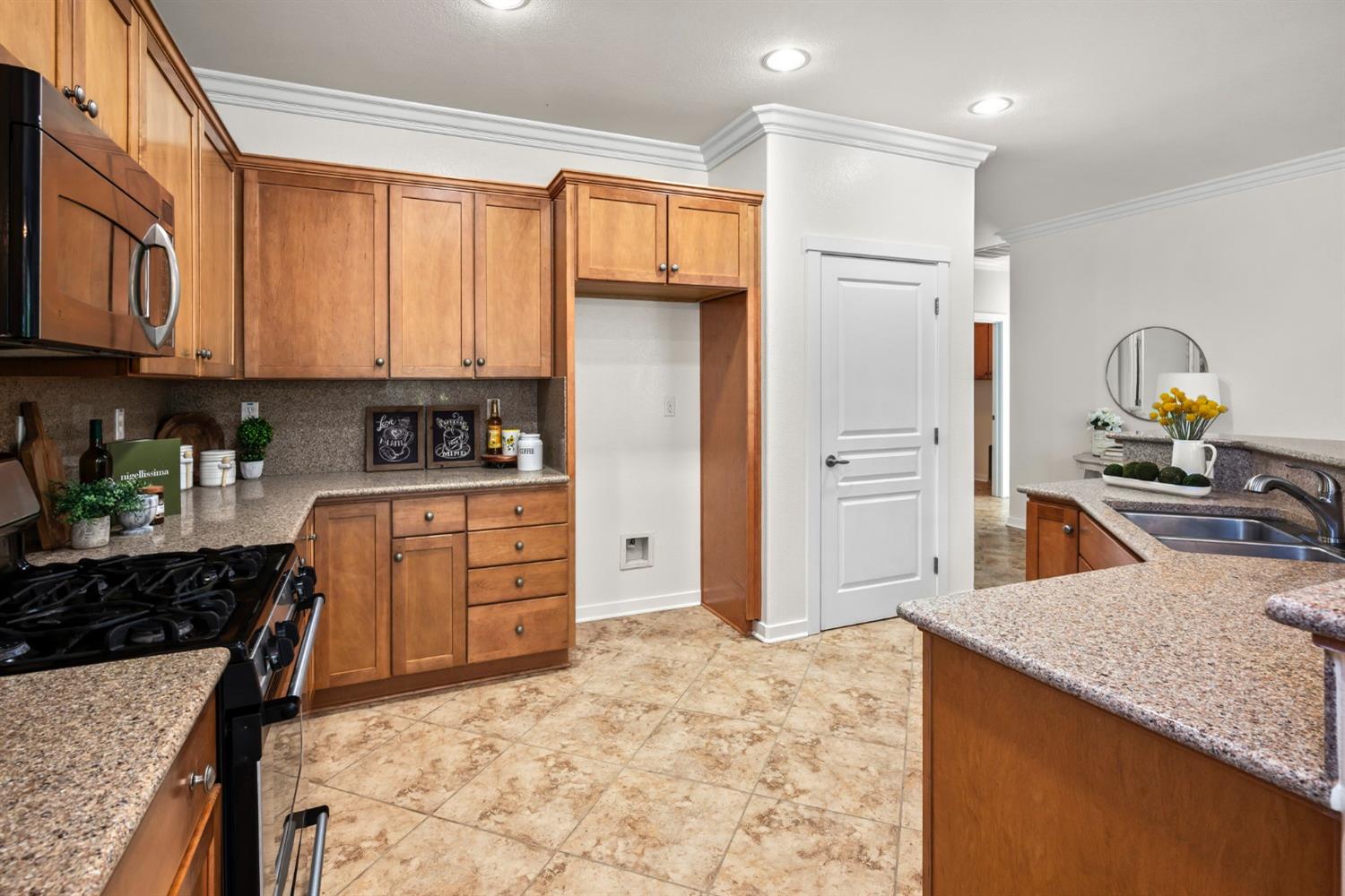 Detail Gallery Image 13 of 42 For 306 Daylily Ln, Lincoln,  CA 95648 - 2 Beds | 2 Baths