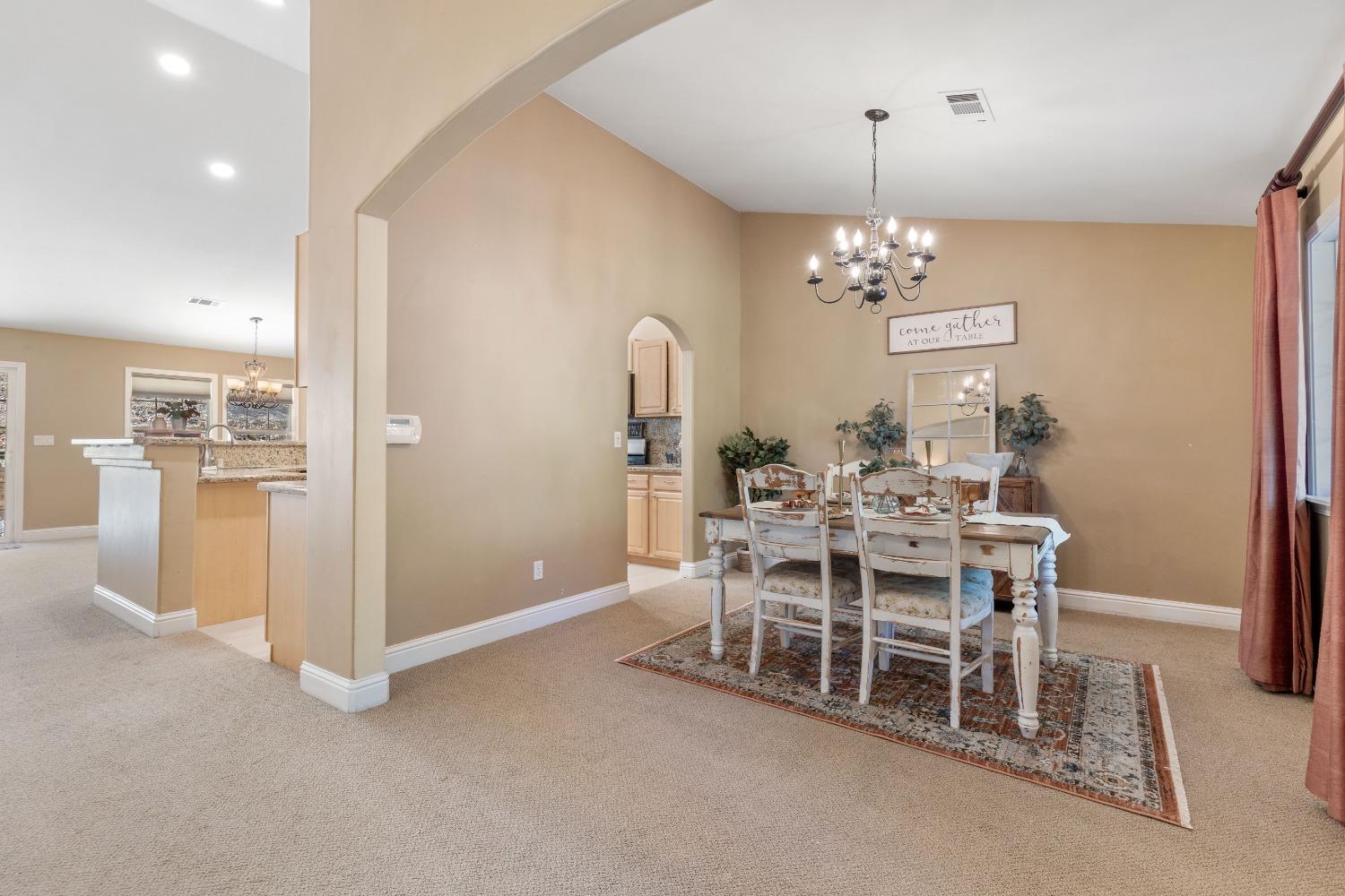 Detail Gallery Image 5 of 39 For 2742 Brown Bear Trl, Cool,  CA 95614 - 3 Beds | 2 Baths