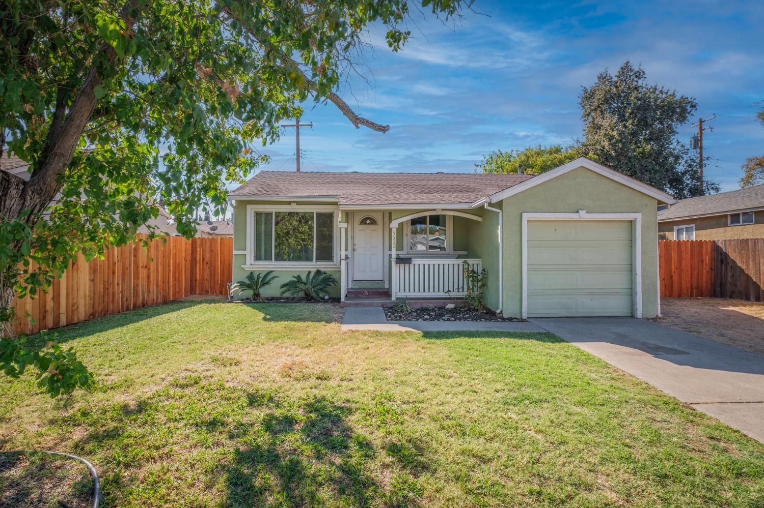 Detail Gallery Image 1 of 34 For 3688 a St, North Highlands,  CA 95660 - 3 Beds | 1 Baths