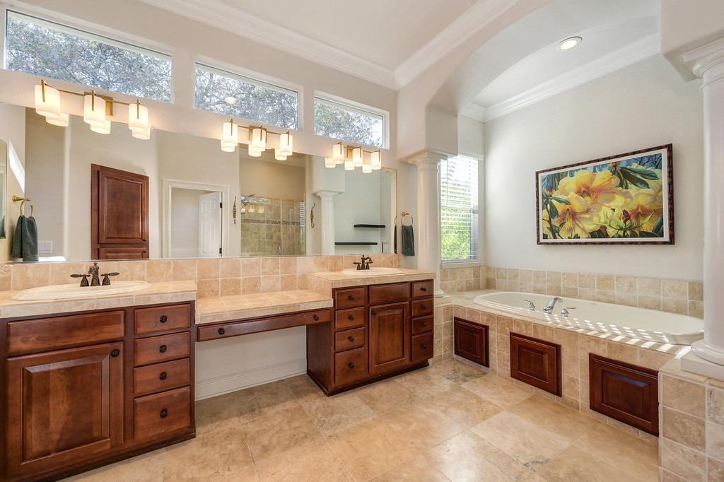 Detail Gallery Image 30 of 53 For 1580 Ridge Creek Way, Roseville,  CA 95661 - 5 Beds | 3/1 Baths