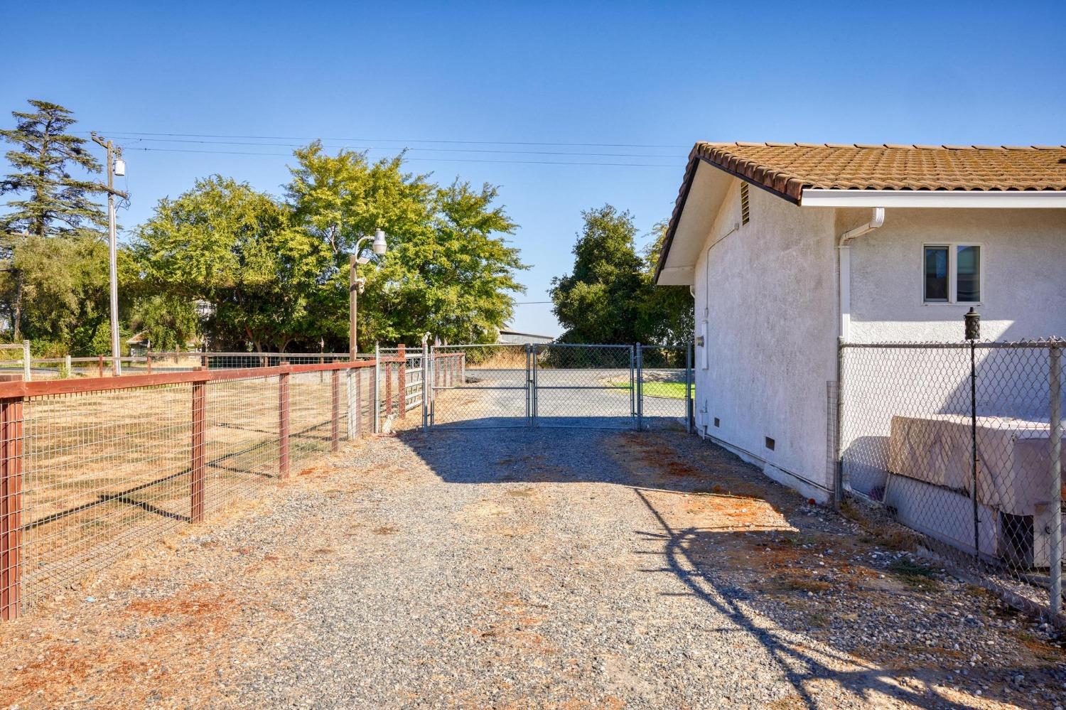 Detail Gallery Image 31 of 45 For 13111 Escalon Bellota Rd, Escalon,  CA 95320 - 4 Beds | 2 Baths