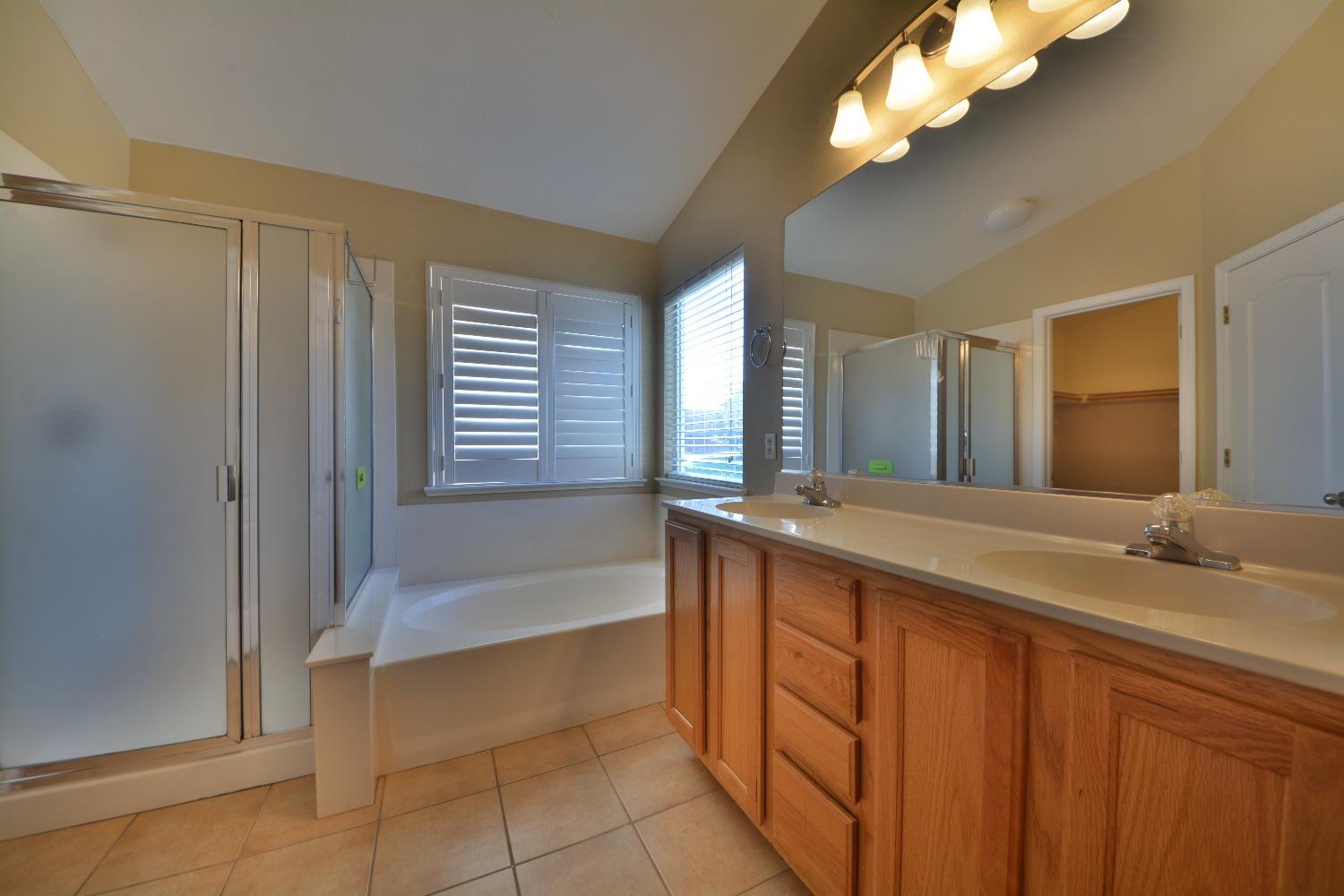 Detail Gallery Image 11 of 20 For 4253 Raptor Dr, Stockton,  CA 95209 - 4 Beds | 2 Baths