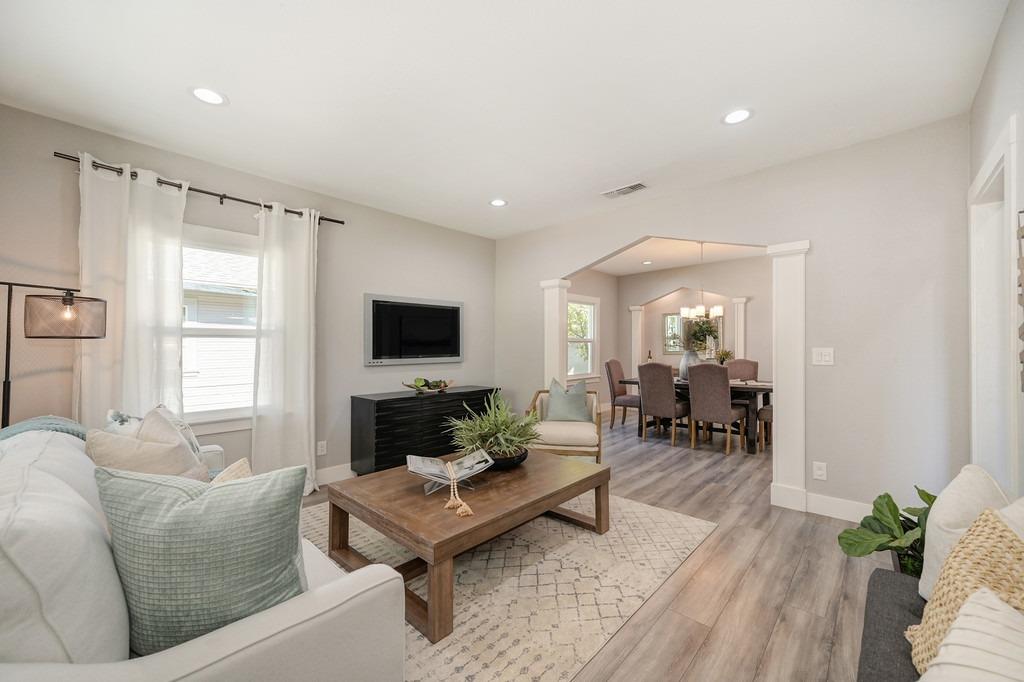 Detail Gallery Image 6 of 46 For 3225 Franklin Blvd, Sacramento,  CA 95818 - 2 Beds | 2 Baths