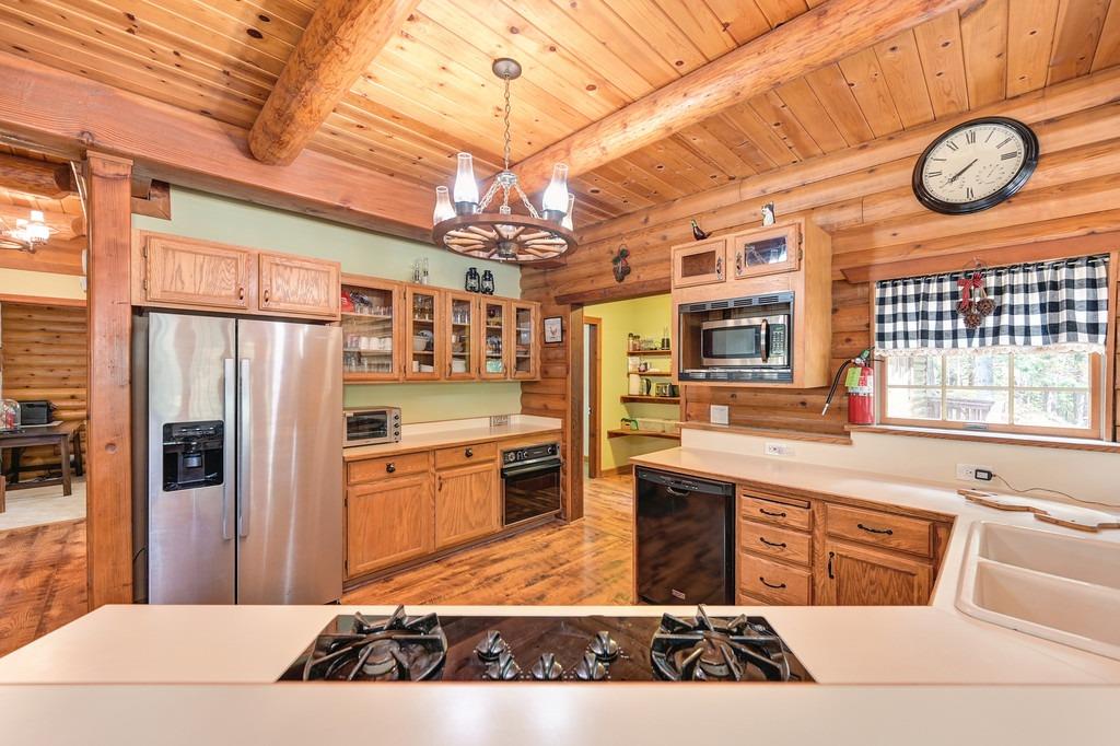 Detail Gallery Image 17 of 63 For 5850 Juarez Rd, Placerville,  CA 95667 - 3 Beds | 2/1 Baths