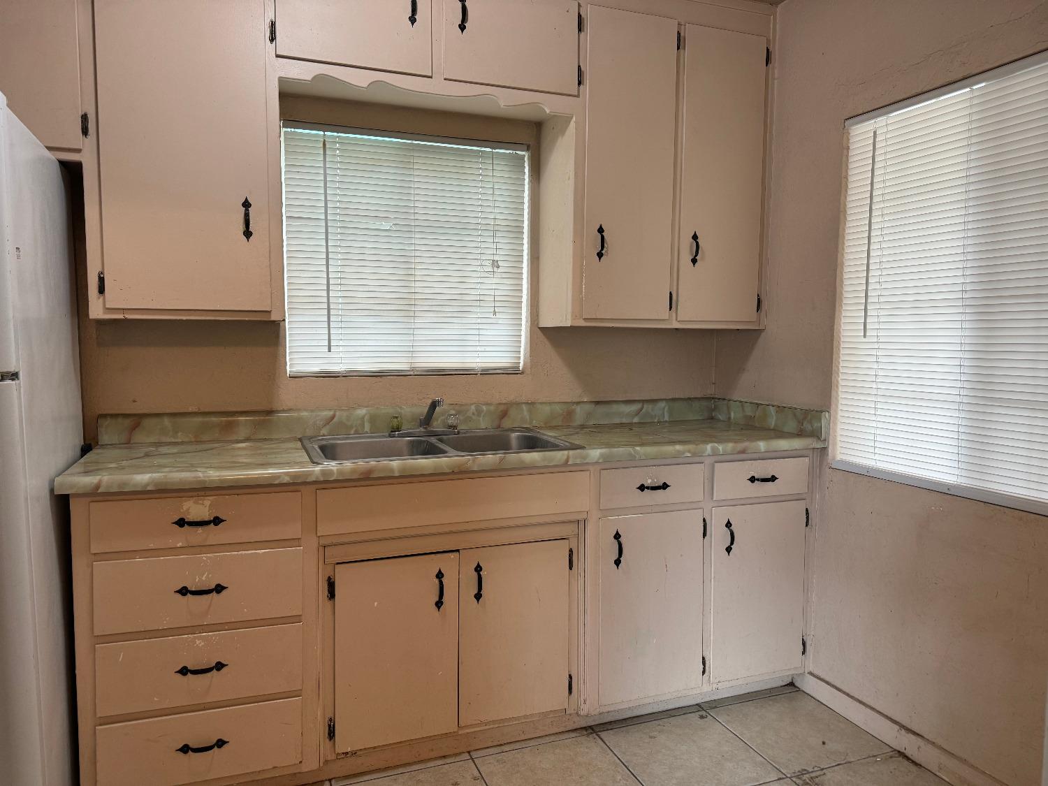 Detail Gallery Image 8 of 14 For 356 S 6th Ave, Oakdale,  CA 95361 - 2 Beds | 1 Baths