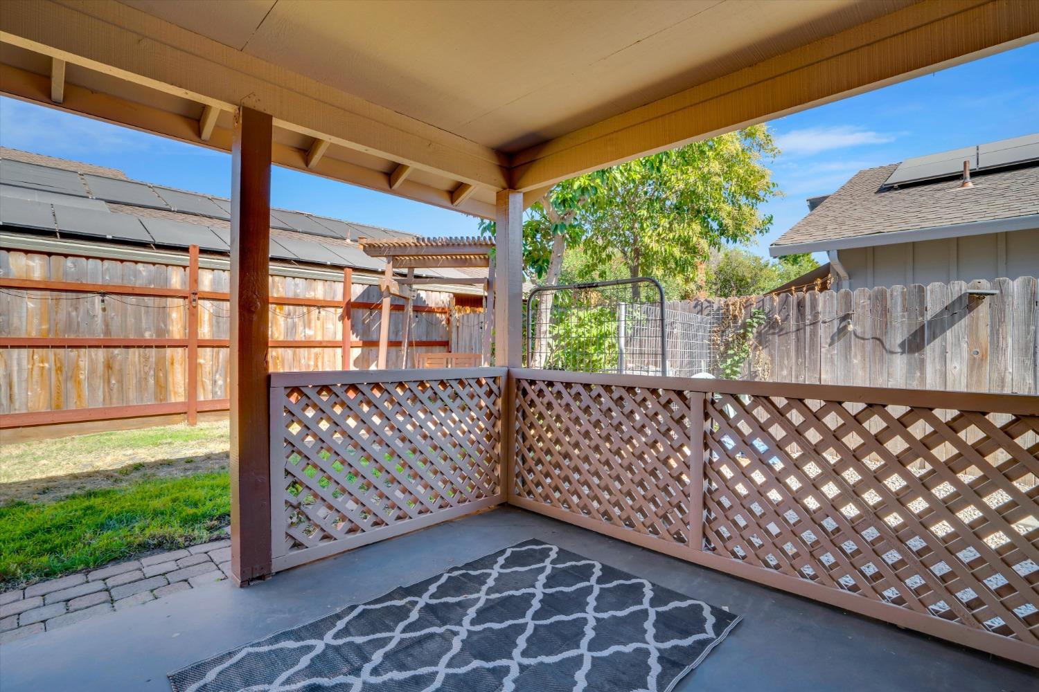 Detail Gallery Image 38 of 44 For 951 Shadow Creek Dr, Stockton,  CA 95209 - 4 Beds | 2 Baths