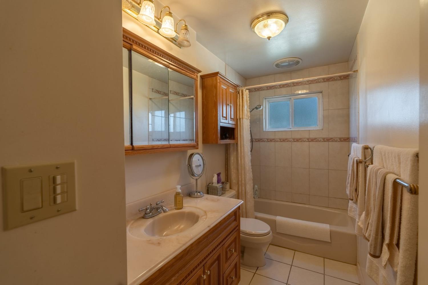 Detail Gallery Image 17 of 39 For 6513 River Rd, Oakdale,  CA 95361 - 3 Beds | 2 Baths