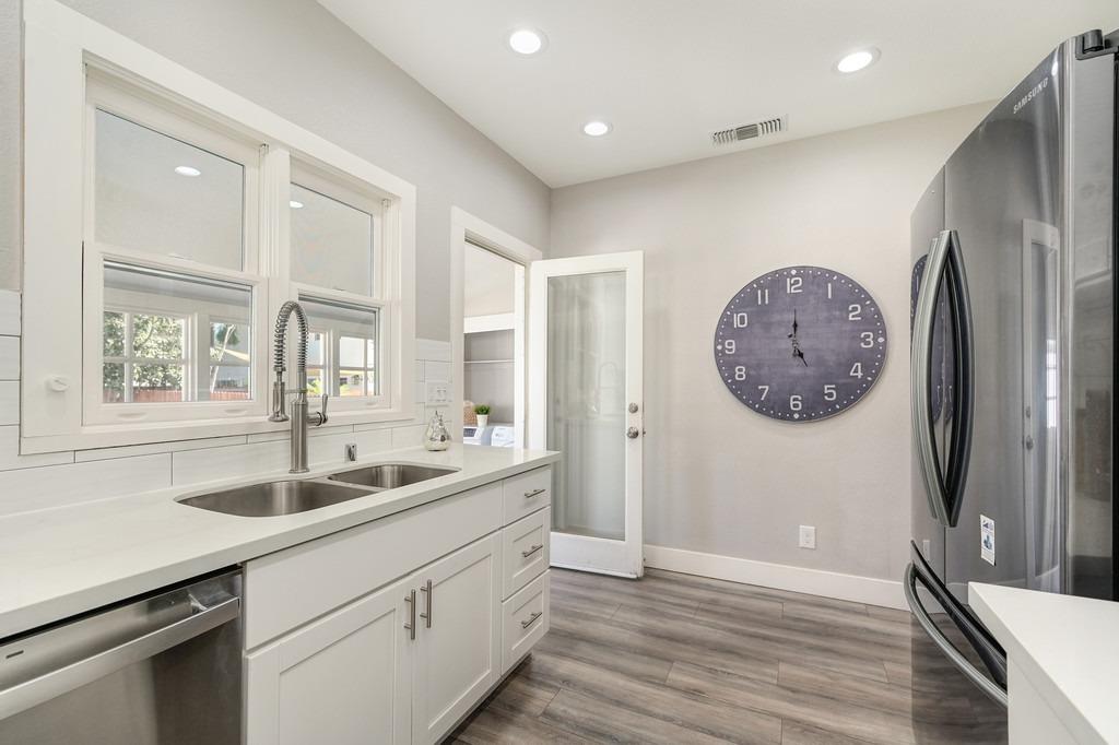 Detail Gallery Image 16 of 46 For 3225 Franklin Blvd, Sacramento,  CA 95818 - 2 Beds | 2 Baths