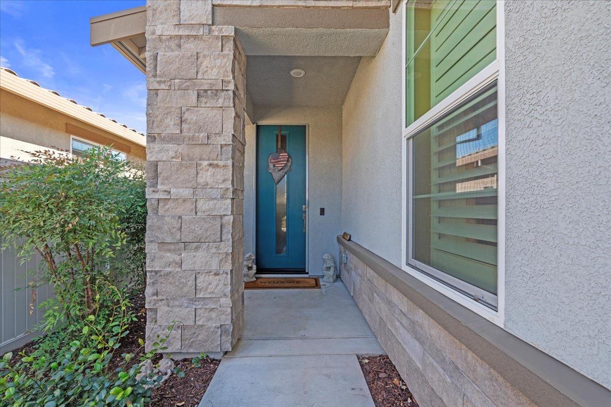 Detail Gallery Image 3 of 24 For 7048 Orbital Ln, Roseville,  CA 95747 - 2 Beds | 2/1 Baths