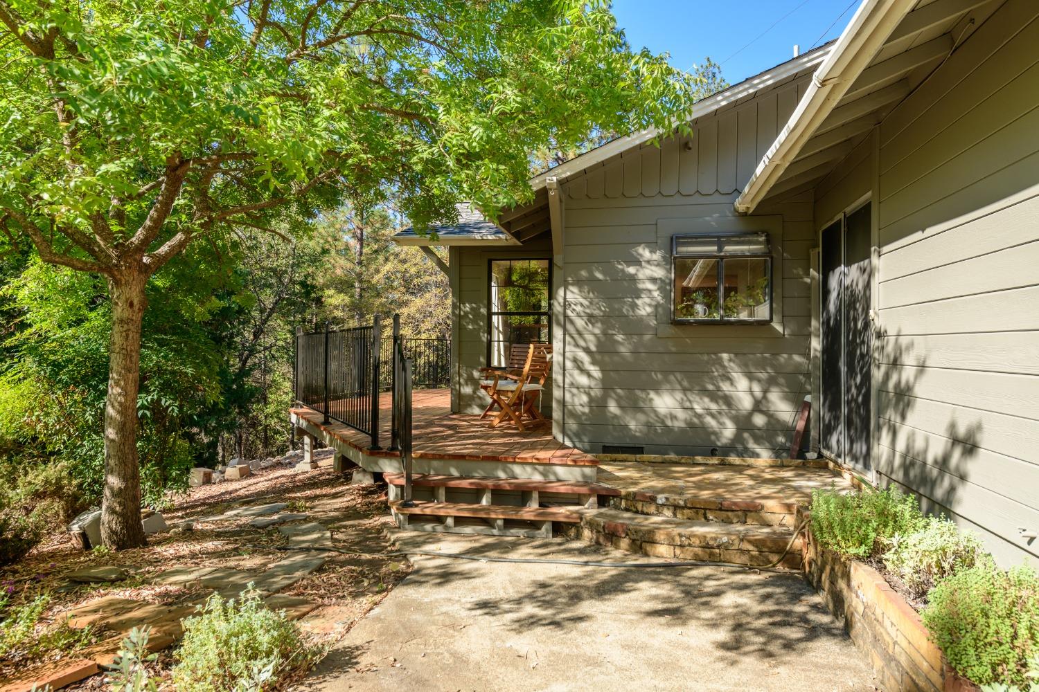 Detail Gallery Image 6 of 58 For 1802 Twitchell Rd, Placerville,  CA 95667 - 3 Beds | 2 Baths