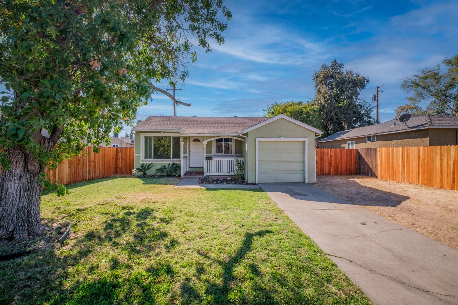 Detail Gallery Image 3 of 34 For 3688 a St, North Highlands,  CA 95660 - 3 Beds | 1 Baths