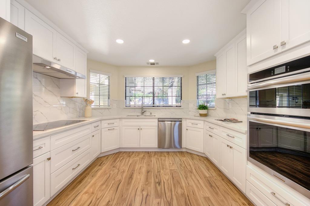 Detail Gallery Image 10 of 58 For 190 Winding Canyon Ln, Folsom,  CA 95630 - 2 Beds | 2 Baths