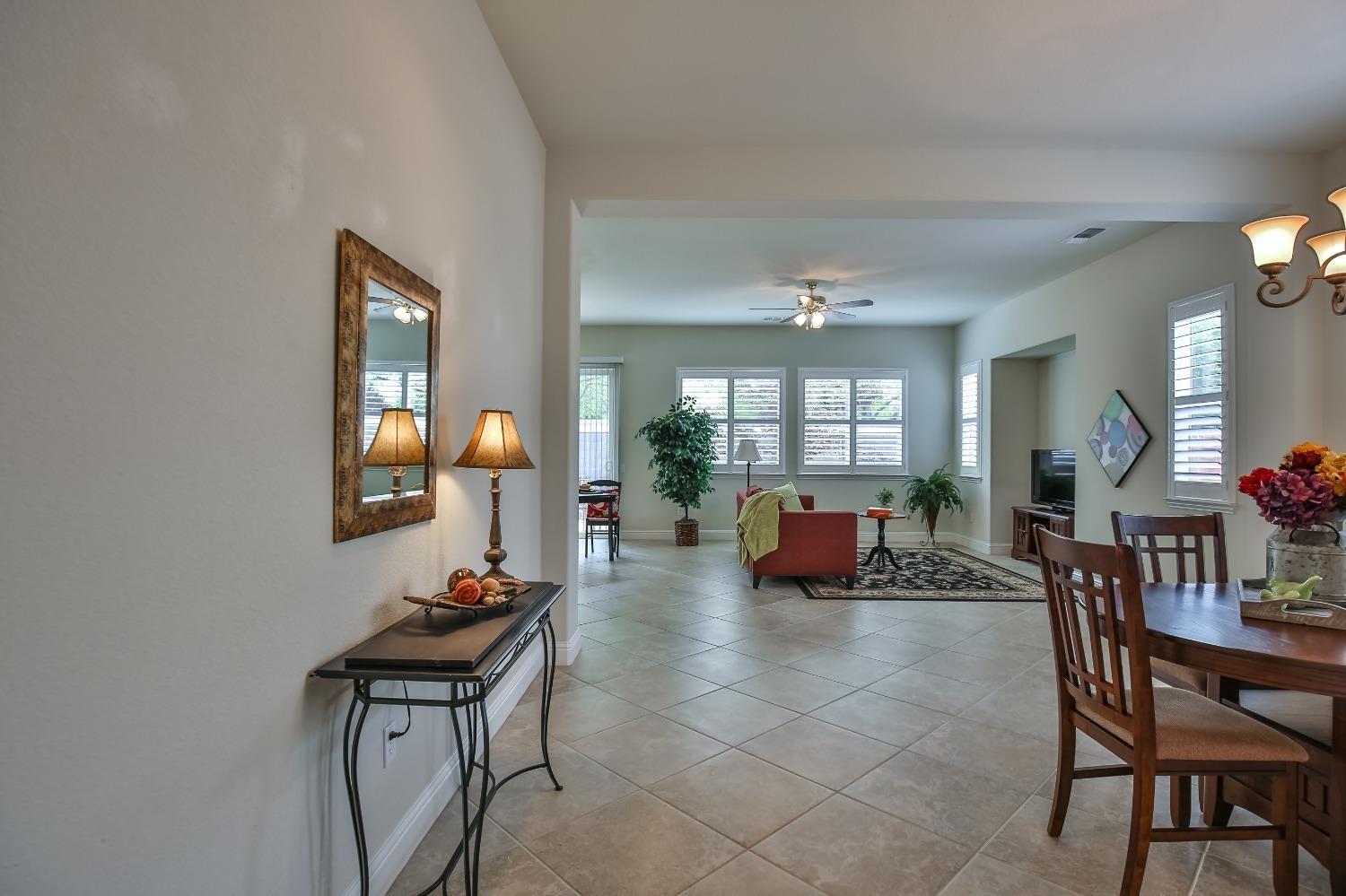 Detail Gallery Image 27 of 74 For 2040 Land End Loop, Roseville,  CA 95747 - 3 Beds | 2 Baths