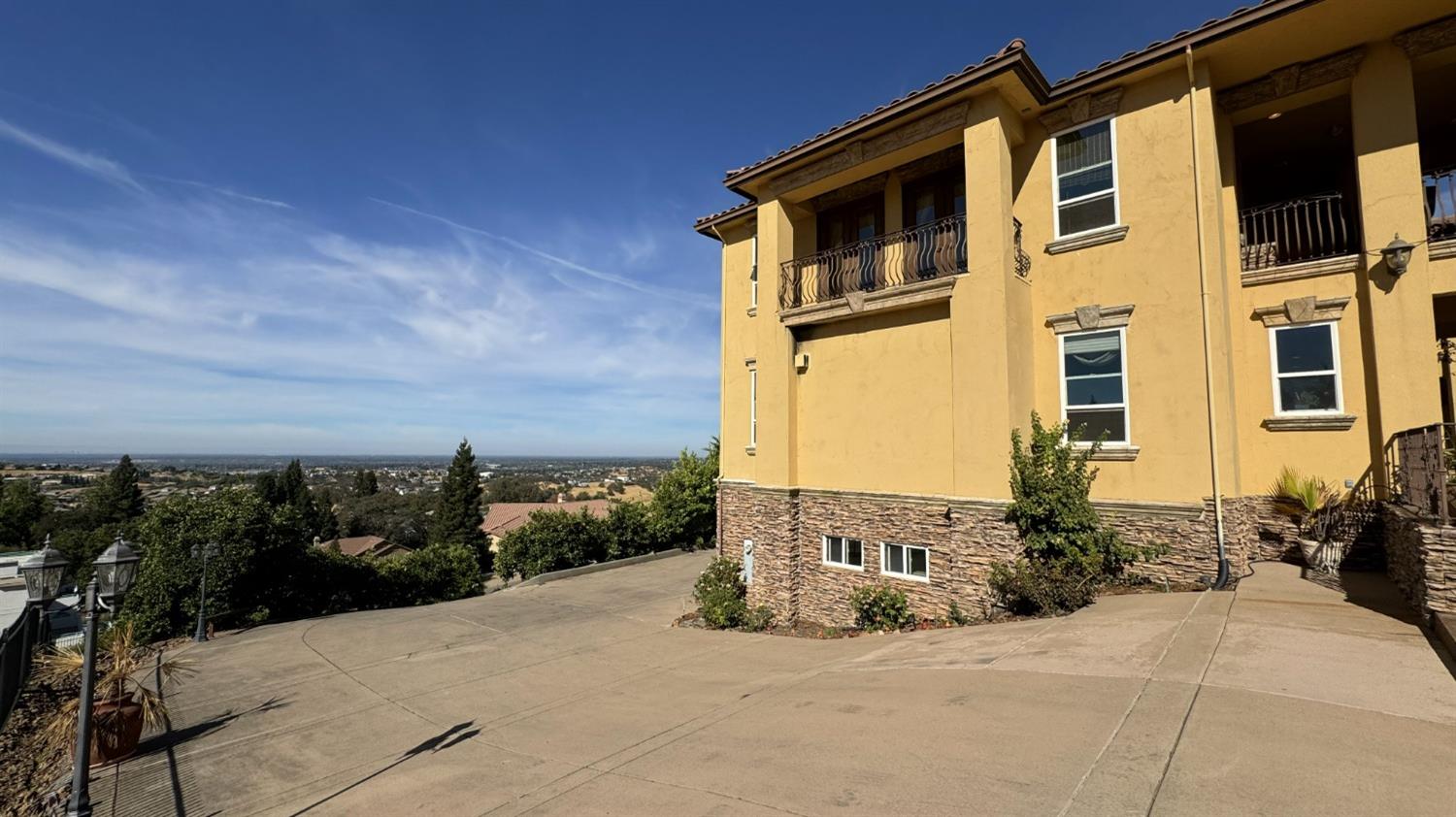 Detail Gallery Image 14 of 99 For 521 Montridge Way, El Dorado Hills,  CA 95762 - 5 Beds | 4/1 Baths