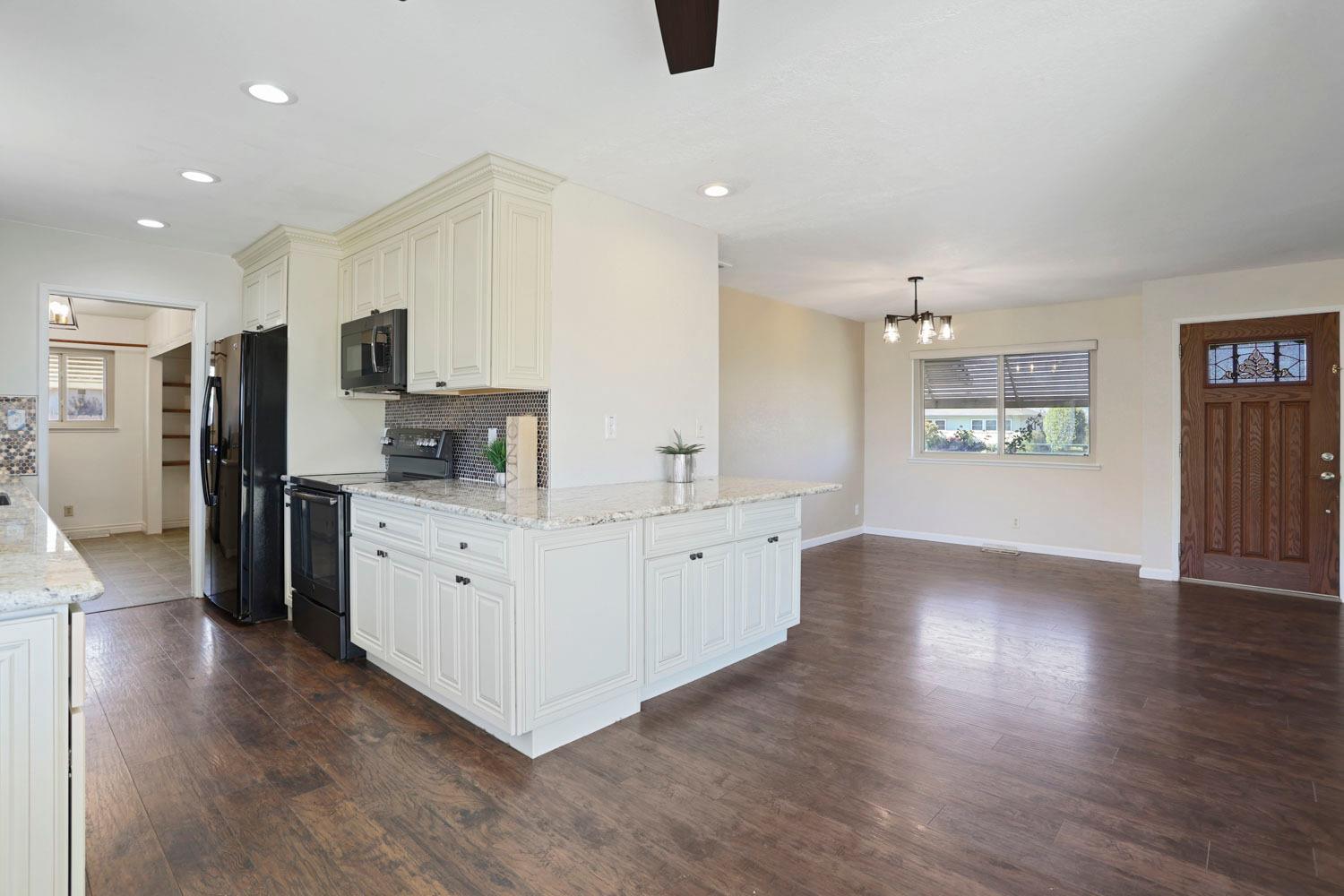 Detail Gallery Image 13 of 45 For 16930 Tretheway, Lodi,  CA 95240 - 2 Beds | 2 Baths