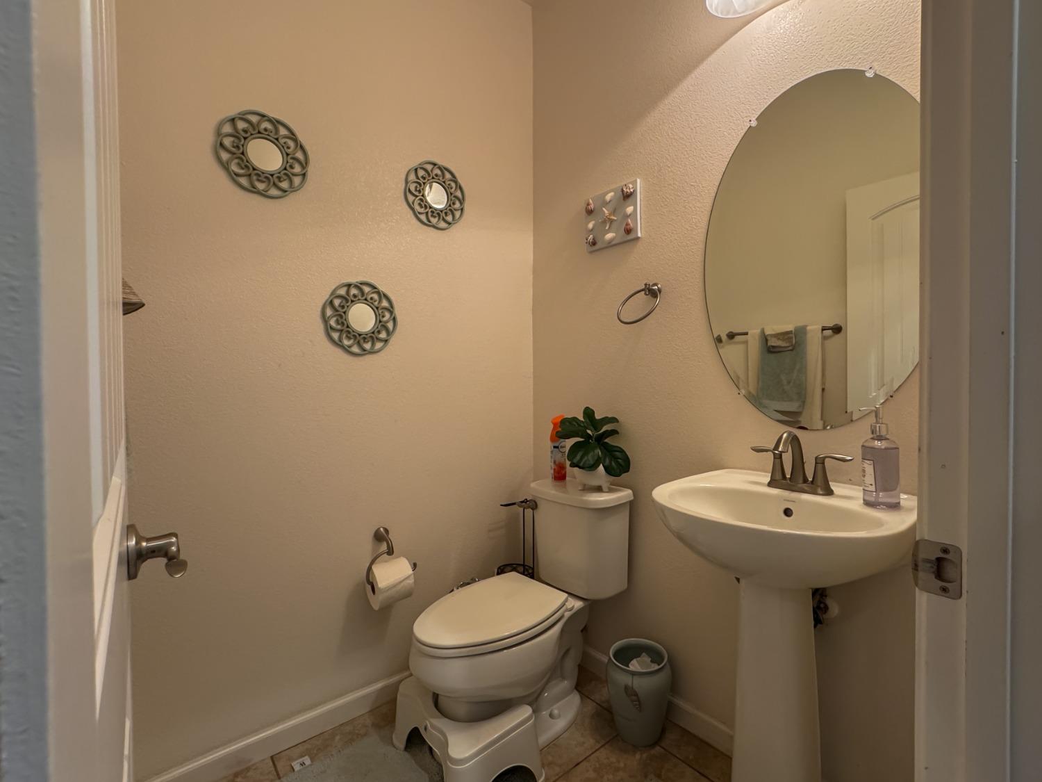 Detail Gallery Image 23 of 36 For 4065 San Filipo Way, Sacramento,  CA 95834 - 4 Beds | 2/1 Baths