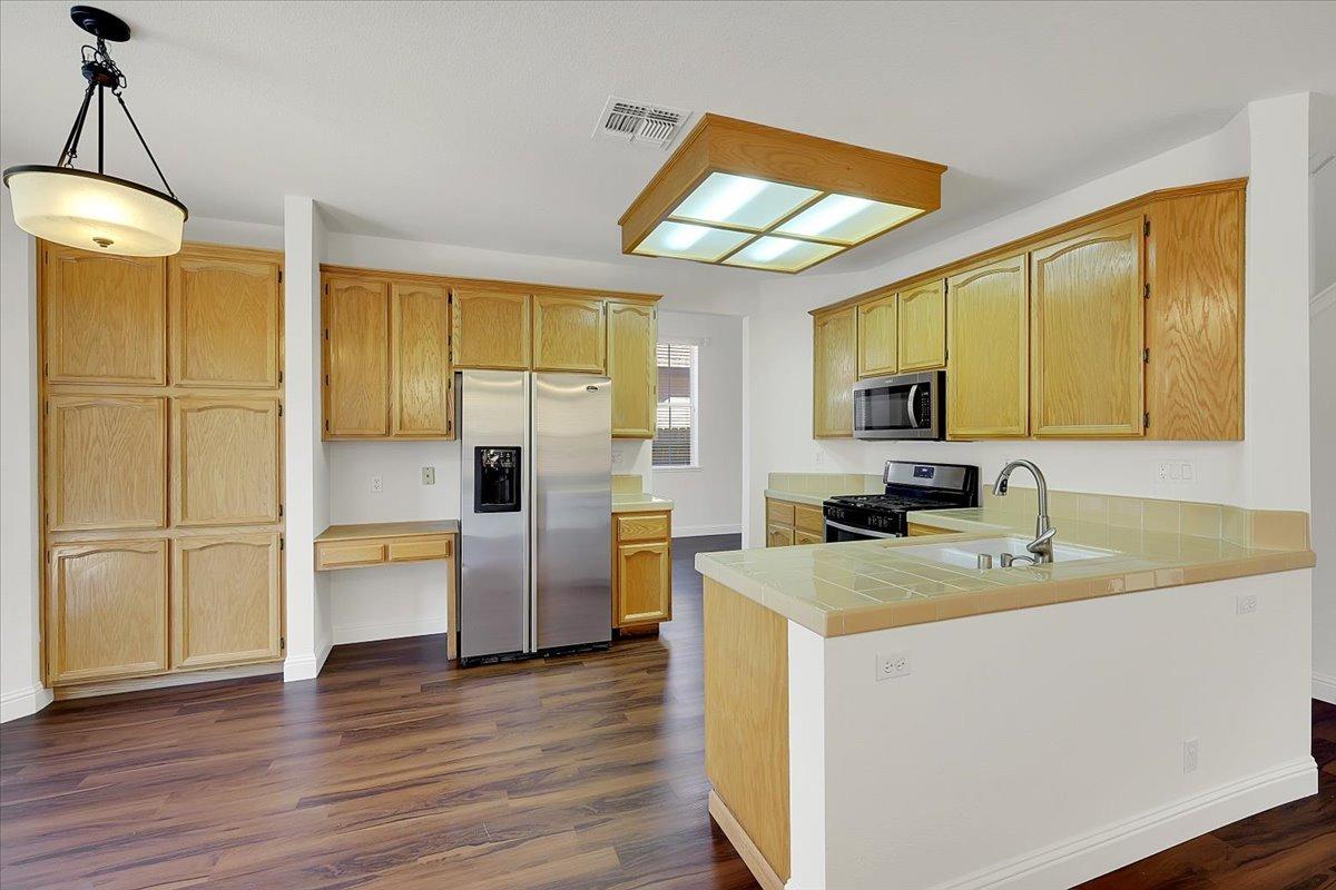 Detail Gallery Image 9 of 41 For 1651 Blanchard Dr, Roseville,  CA 95747 - 3 Beds | 2/1 Baths