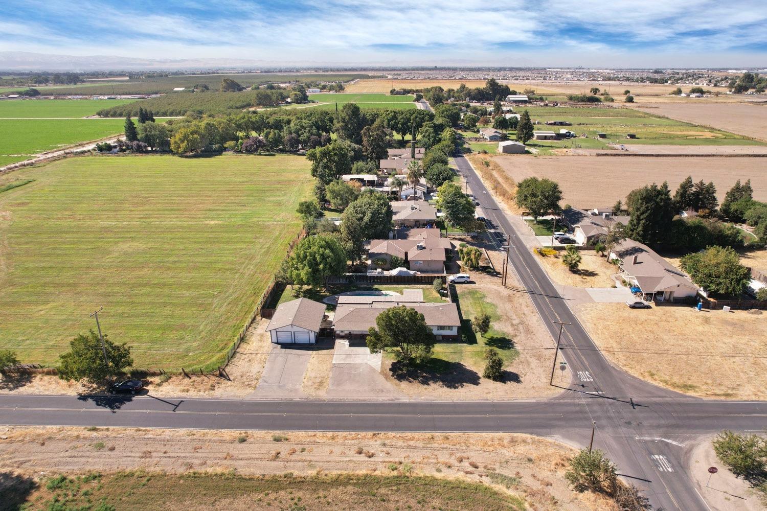 Detail Gallery Image 44 of 48 For 20915 Oleander Ave, Manteca,  CA 95337 - 3 Beds | 1/1 Baths