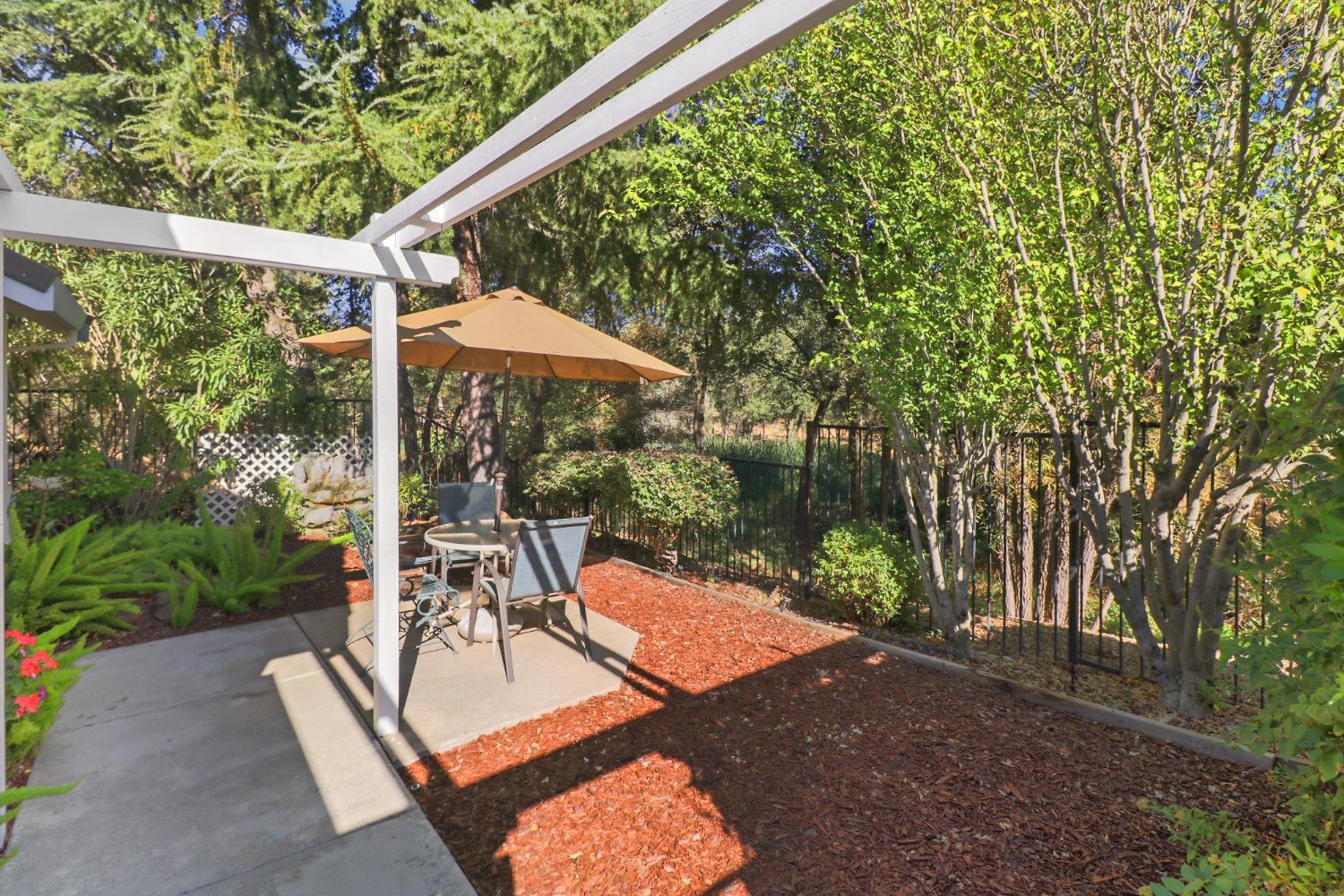 Detail Gallery Image 4 of 51 For 213 Partridge Ct, Roseville,  CA 95661 - 3 Beds | 2 Baths