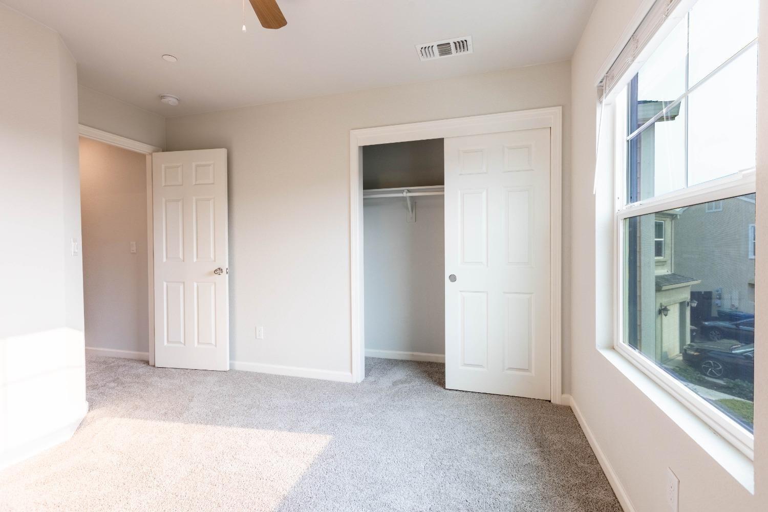 Detail Gallery Image 16 of 28 For 8161 Emmy Willow Ln, Sacramento,  CA 95828 - 4 Beds | 2/1 Baths