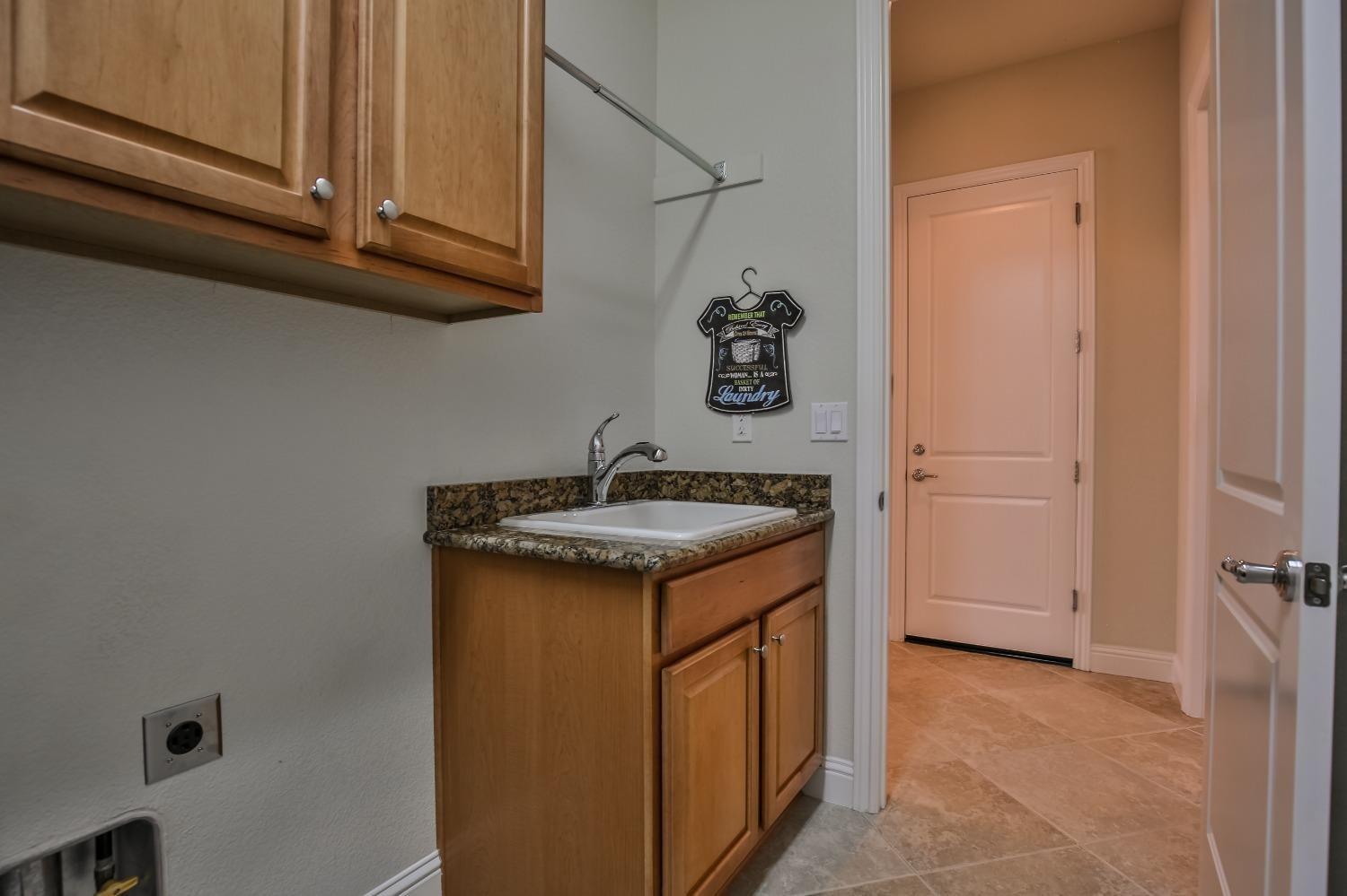 Detail Gallery Image 29 of 74 For 2040 Land End Loop, Roseville,  CA 95747 - 3 Beds | 2 Baths