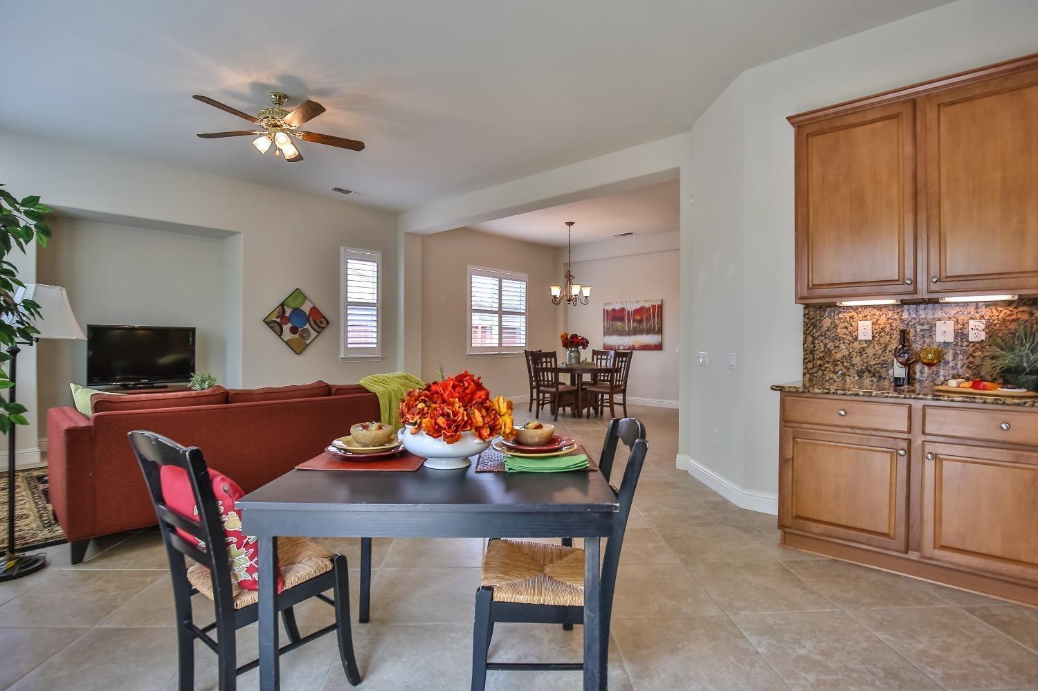 Detail Gallery Image 18 of 74 For 2040 Land End Loop, Roseville,  CA 95747 - 3 Beds | 2 Baths