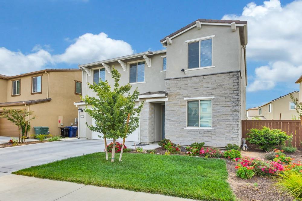 Detail Gallery Image 2 of 50 For 9474 Cheverny Way, Sacramento,  CA 95829 - 4 Beds | 3 Baths