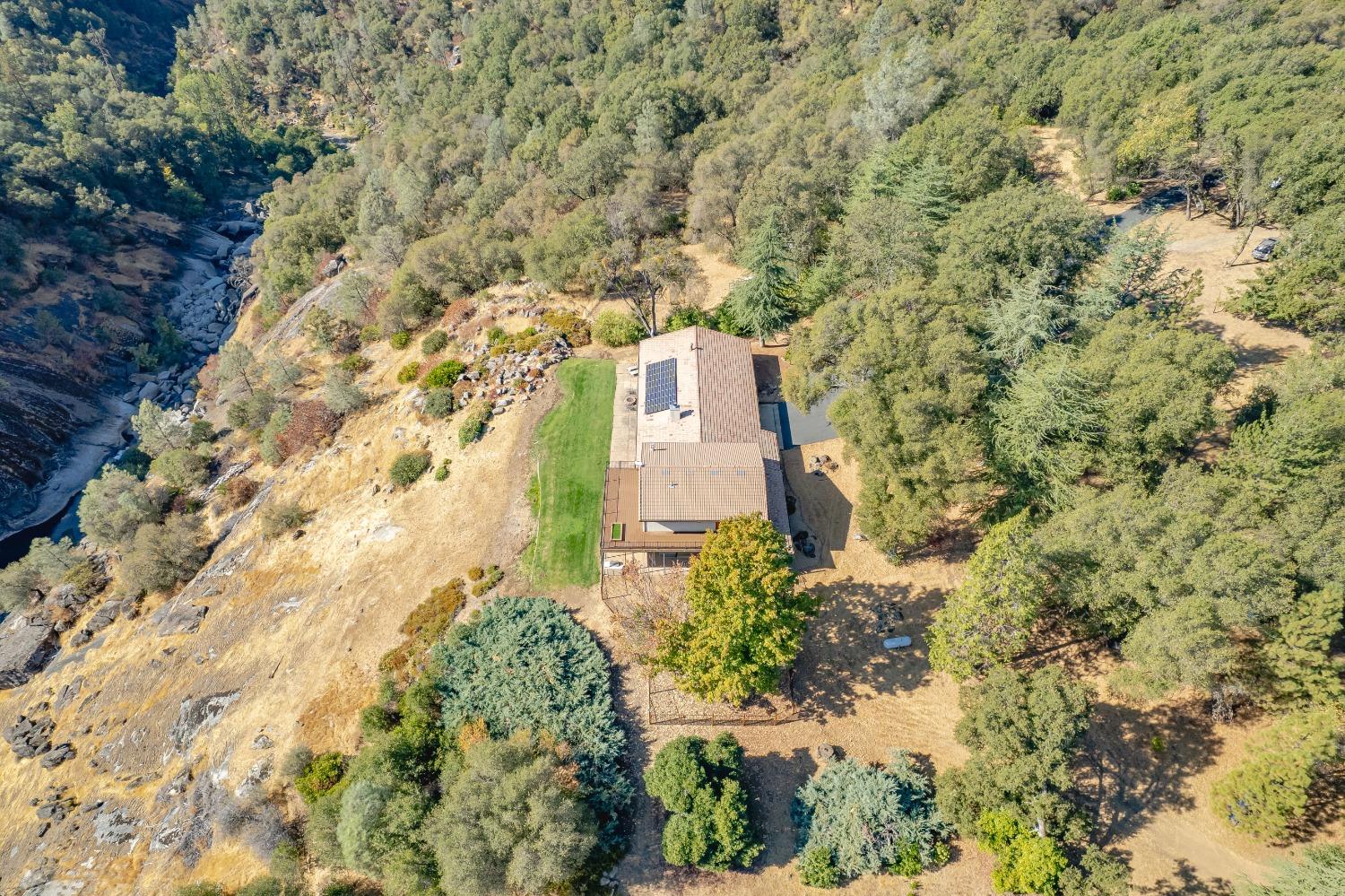 Detail Gallery Image 9 of 74 For 3825 Ethelon Pl, Placerville,  CA 95667 - 3 Beds | 3/1 Baths