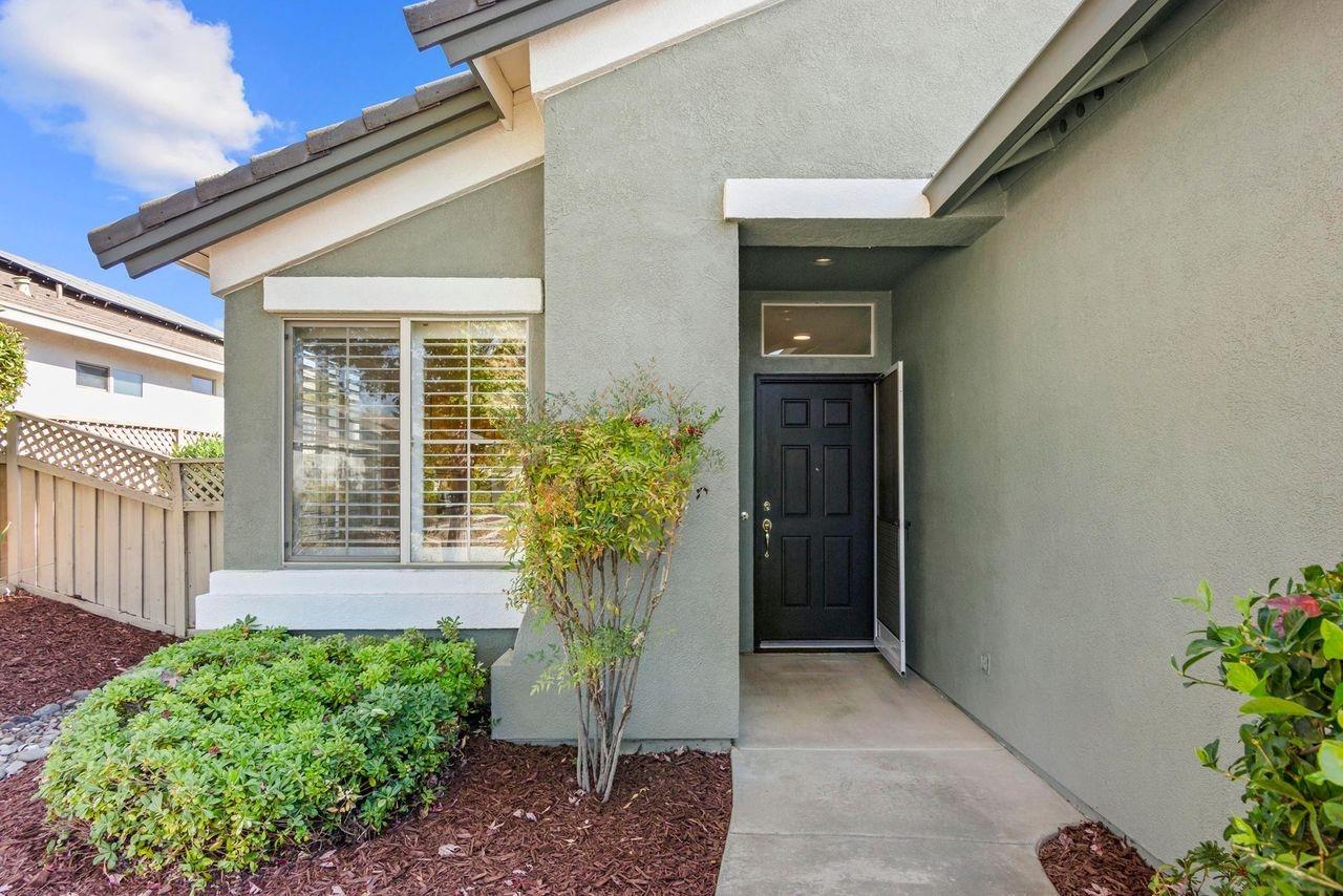 Detail Gallery Image 3 of 37 For 2019 Gatehouse Ln, Lincoln,  CA 95648 - 2 Beds | 2 Baths