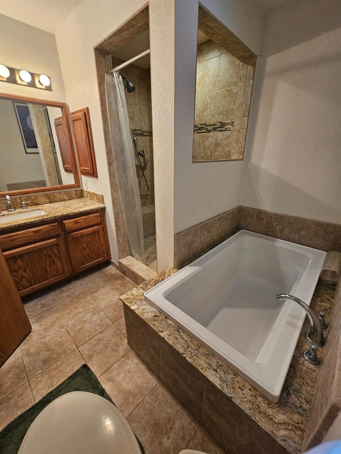 Detail Gallery Image 34 of 99 For 3232 Amoruso Way, Roseville,  CA 95747 - 3 Beds | 2/1 Baths