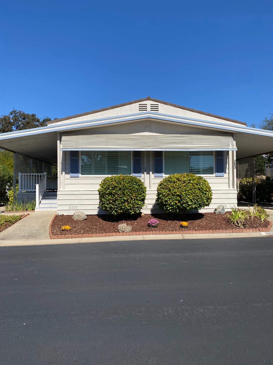 Detail Gallery Image 2 of 50 For 283 Northwood Dr, Folsom,  CA 95630 - 2 Beds | 2 Baths