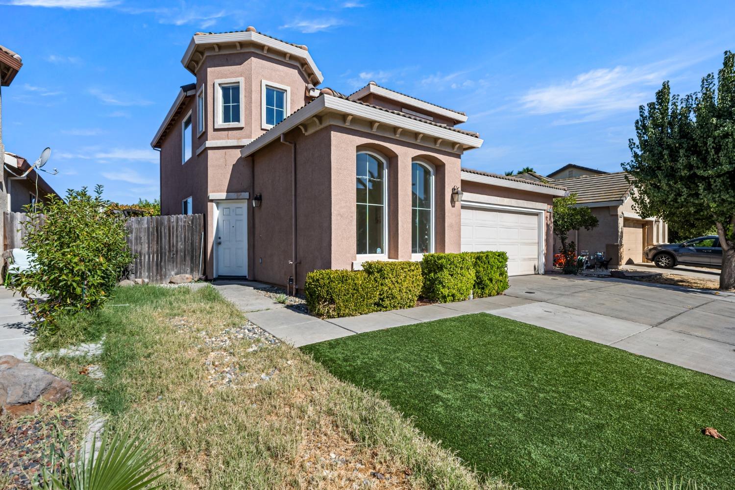 Detail Gallery Image 2 of 31 For 9441 Timber River Way, Elk Grove,  CA 95624 - 4 Beds | 3 Baths