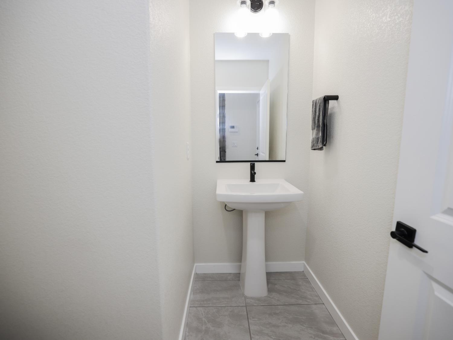 Detail Gallery Image 29 of 70 For 3532 Sparrow Ct, West Sacramento,  CA 95691 - 3 Beds | 2/1 Baths