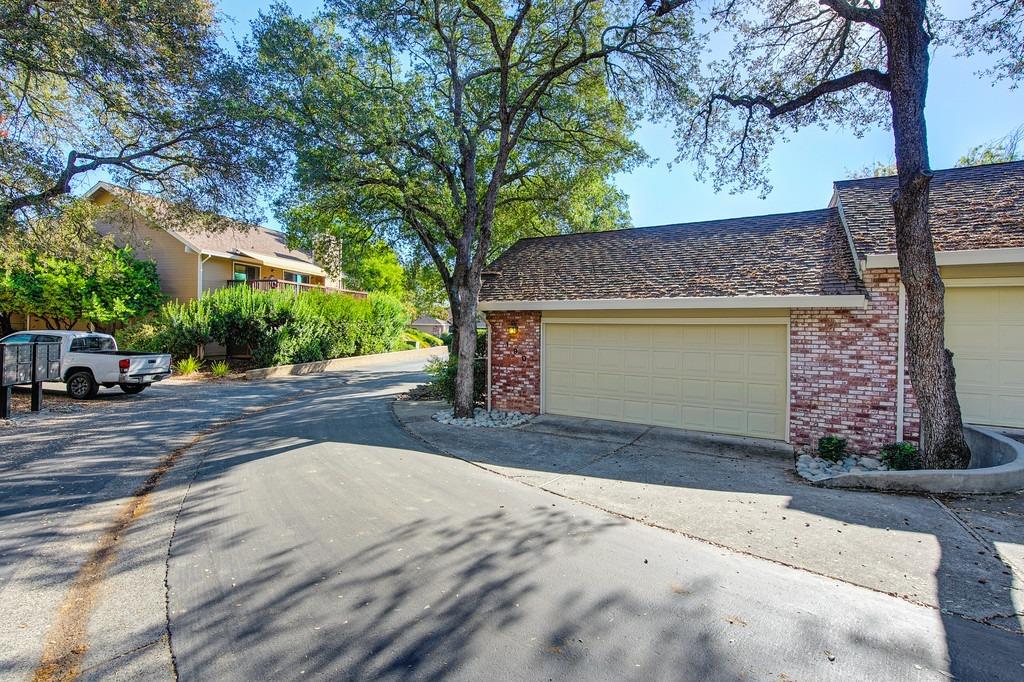 Detail Gallery Image 3 of 58 For 190 Winding Canyon Ln, Folsom,  CA 95630 - 2 Beds | 2 Baths