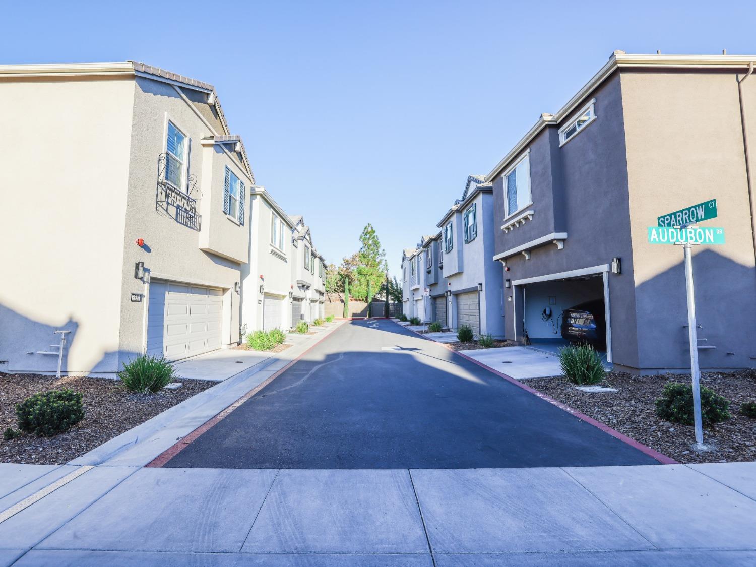 Detail Gallery Image 9 of 70 For 3532 Sparrow Ct, West Sacramento,  CA 95691 - 3 Beds | 2/1 Baths