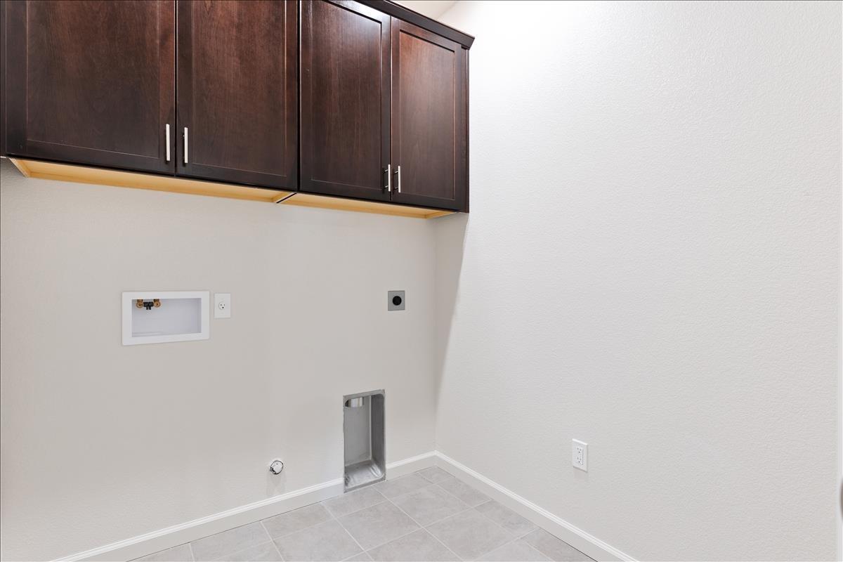 Detail Gallery Image 24 of 28 For 2132 Sierra Pines Pl, Plumas Lake,  CA 95961 - 4 Beds | 2 Baths