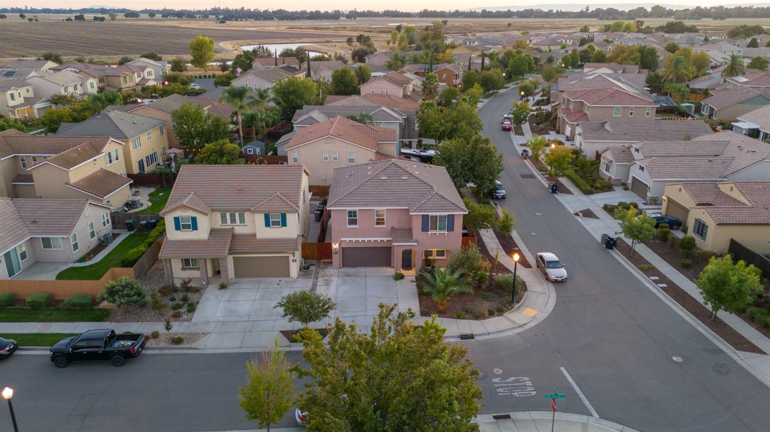 Detail Gallery Image 6 of 36 For 4065 San Filipo Way, Sacramento,  CA 95834 - 4 Beds | 2/1 Baths