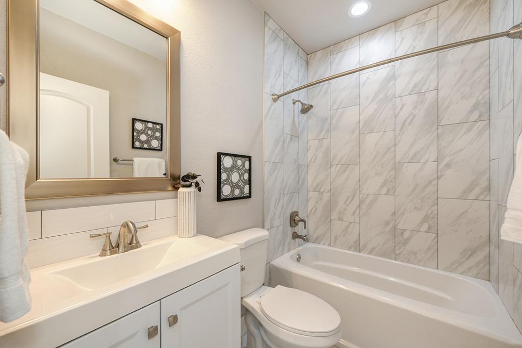 Detail Gallery Image 23 of 46 For 3225 Franklin Blvd, Sacramento,  CA 95818 - 2 Beds | 2 Baths