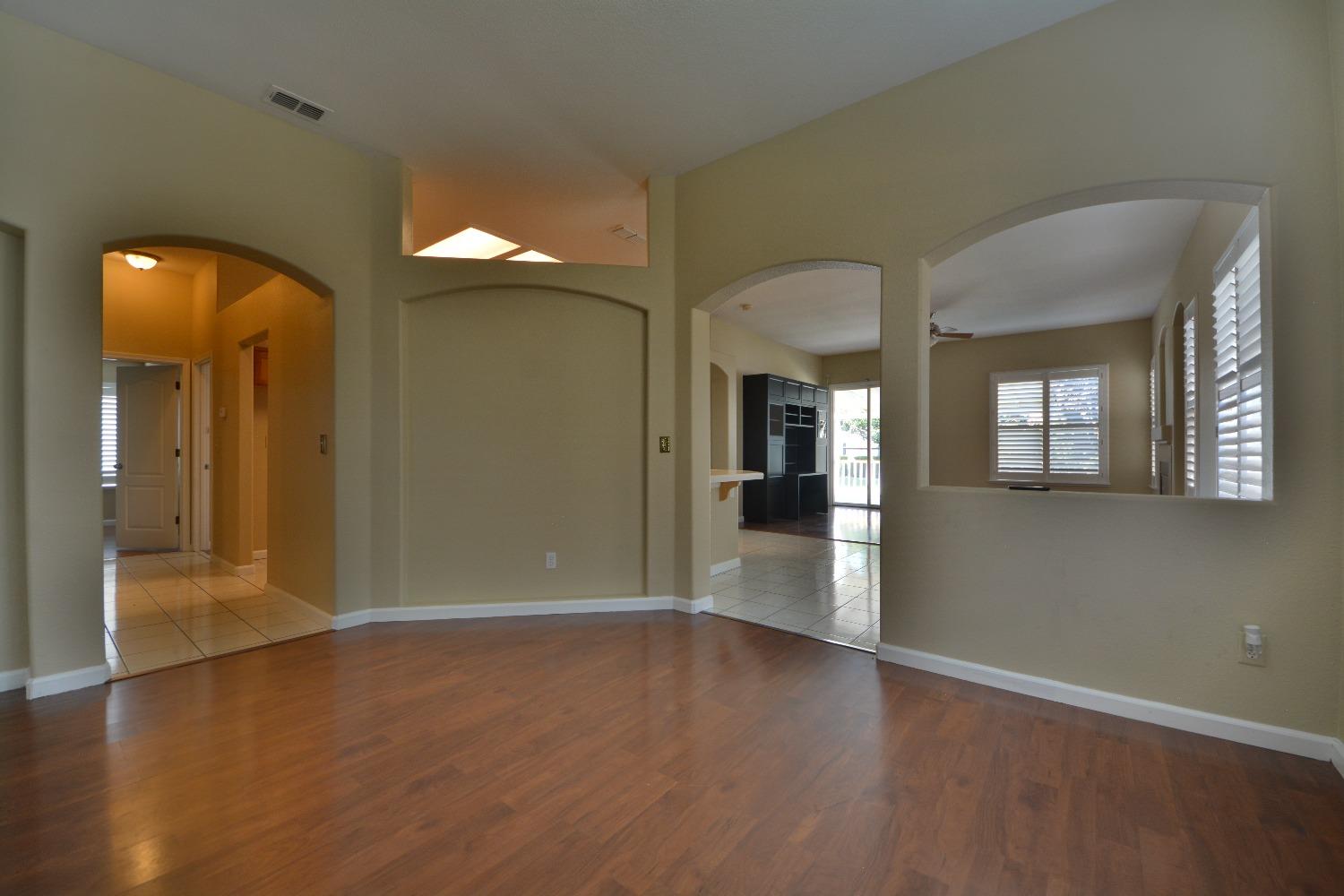 Detail Gallery Image 4 of 20 For 4253 Raptor Dr, Stockton,  CA 95209 - 4 Beds | 2 Baths