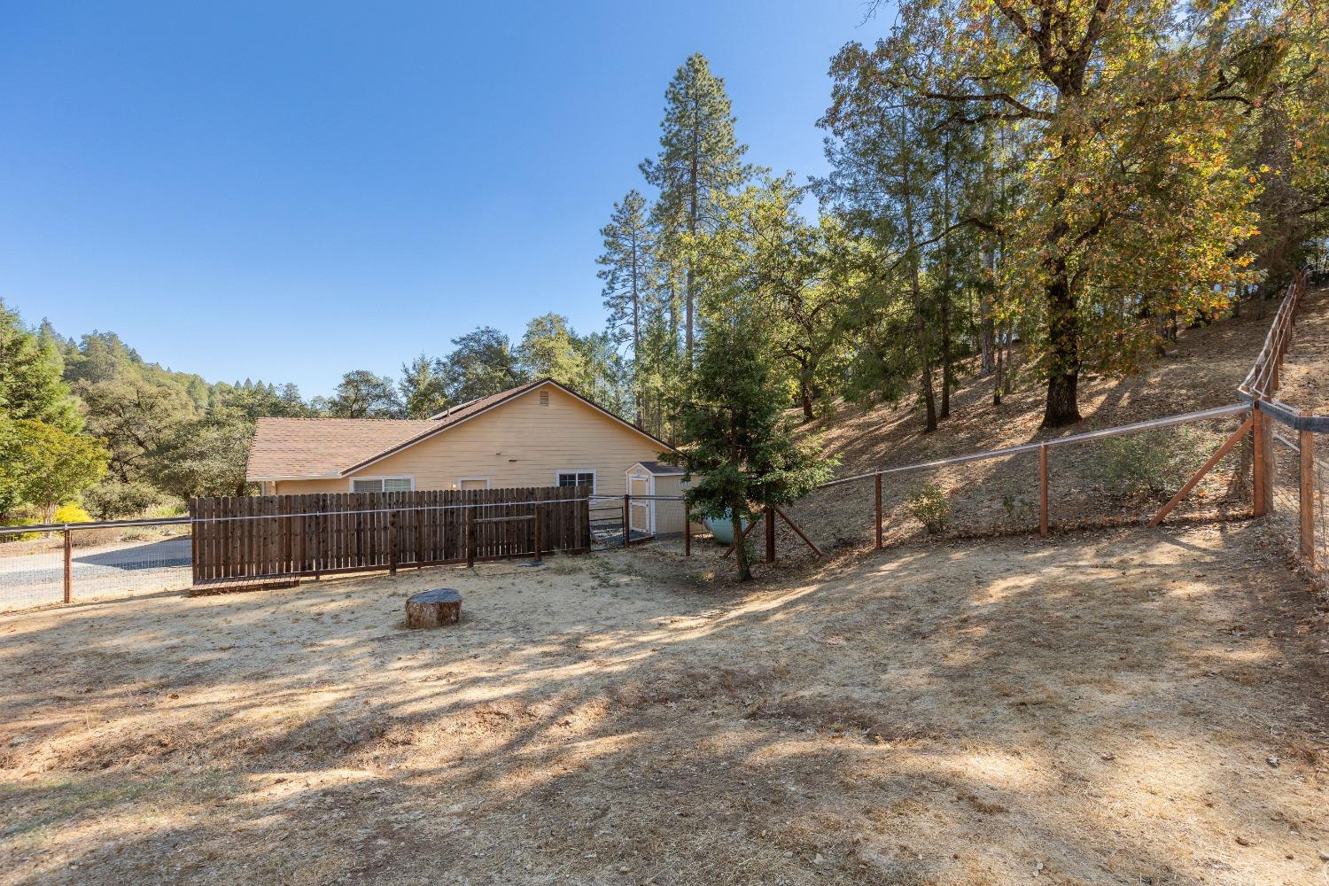 Detail Gallery Image 27 of 39 For 2742 Brown Bear Trl, Cool,  CA 95614 - 3 Beds | 2 Baths