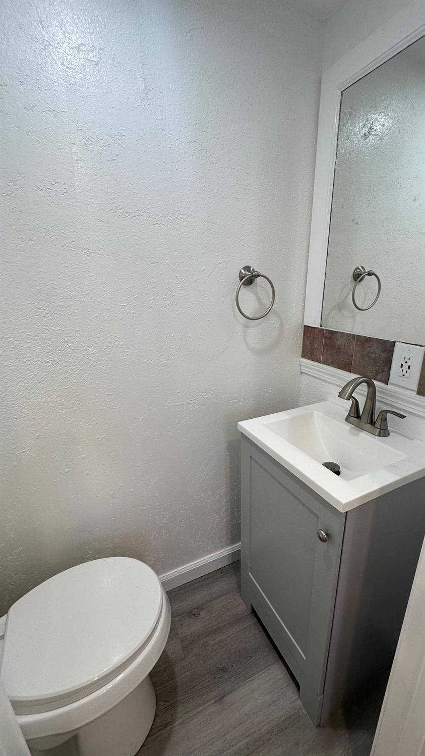 Detail Gallery Image 9 of 24 For 18450 N Hwy 88 56, Lockeford,  CA 95237 - 2 Beds | 1/1 Baths