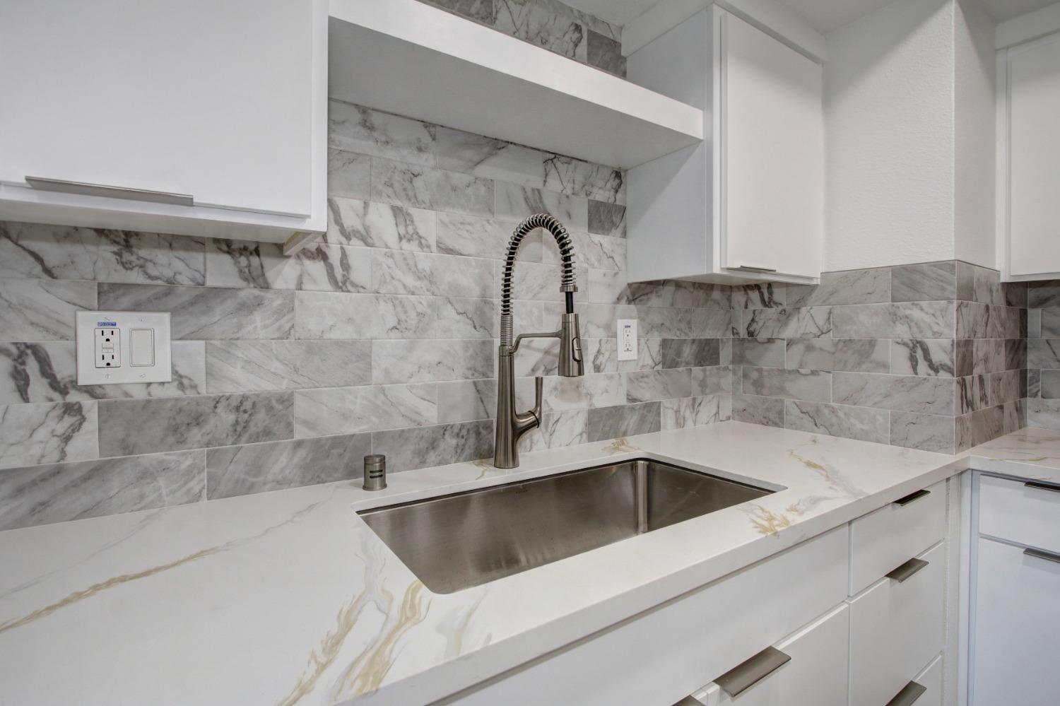 Detail Gallery Image 5 of 52 For 500 N St #504,  Sacramento,  CA 95814 - 2 Beds | 2 Baths