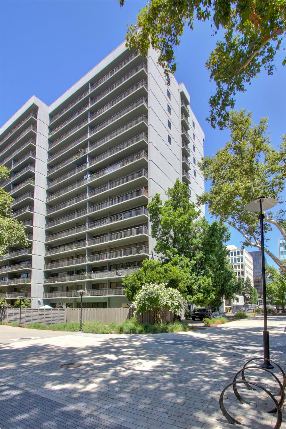 Detail Gallery Image 12 of 52 For 500 N St #504,  Sacramento,  CA 95814 - 2 Beds | 2 Baths