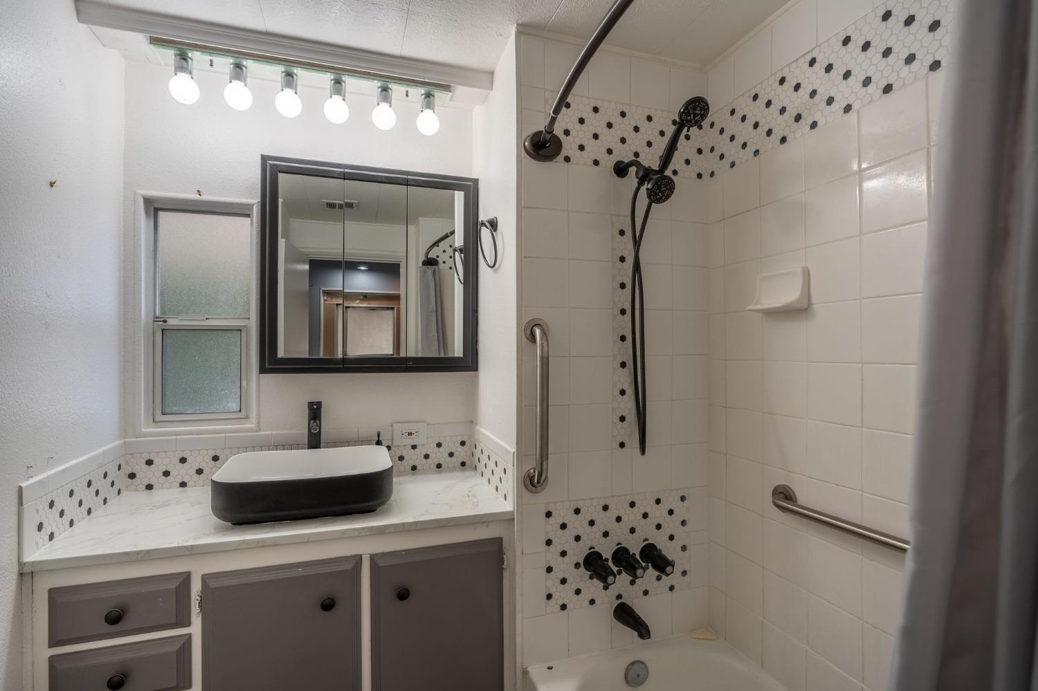 Detail Gallery Image 12 of 16 For 1830 E Yosemite Ave 213, Manteca,  CA 95336 - 1 Beds | 1 Baths