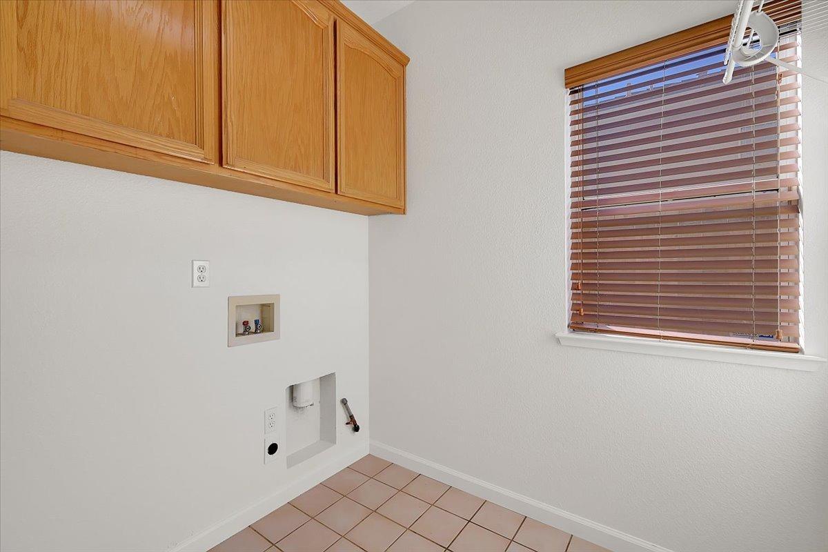 Detail Gallery Image 12 of 41 For 1651 Blanchard Dr, Roseville,  CA 95747 - 3 Beds | 2/1 Baths